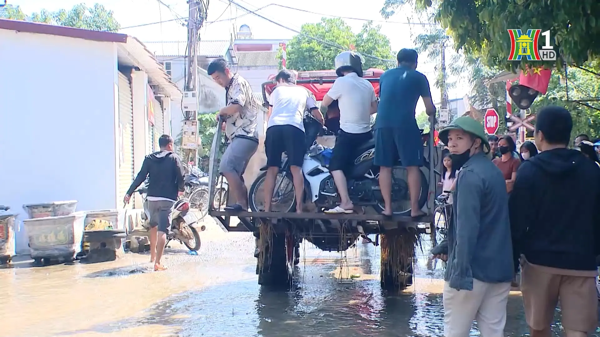 Chủ động ứng phó với thiên tai bất thường | Chính quyền đô thị | 24/10/2025
